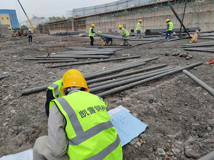 阿勒泰螺栓球网架结构